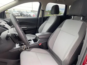 2017 Ford Escape - image 9
