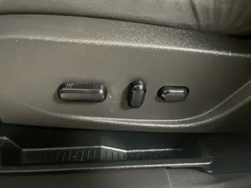 2019 Ford Escape - image 17