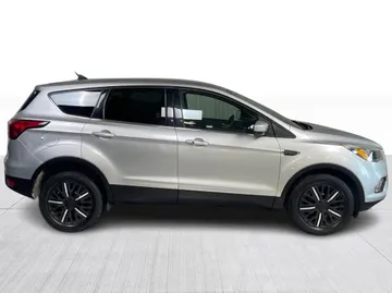2019 Ford Escape - image 2