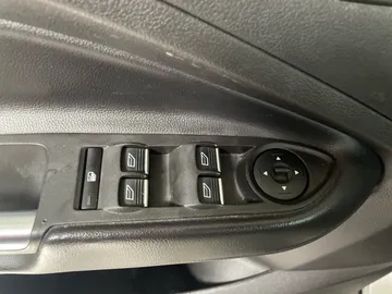 2019 Ford Escape - image 21