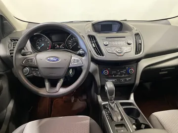 2018 Ford Escape - image 4