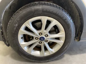 2018 Ford Escape - image 6
