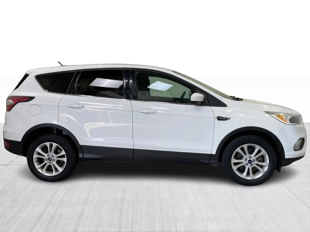 2017 Ford Escape — photo 2