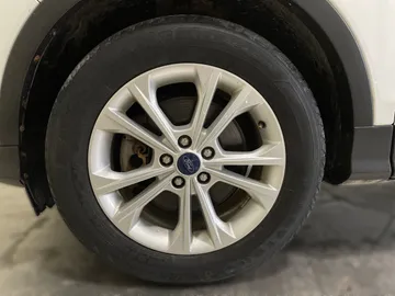 2017 Ford Escape - image 6