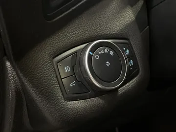 2017 Ford Escape - image 24