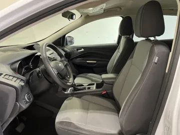 2017 Ford Escape - image 3