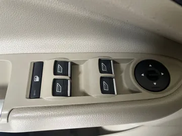 2017 Ford Escape - image 22