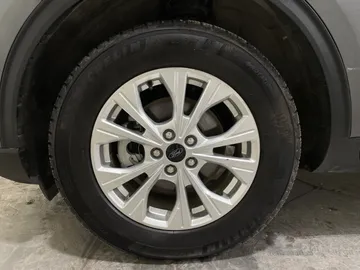 2024 Ford Escape - image 6