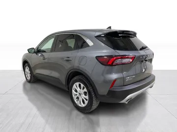 2024 Ford Escape - image 10