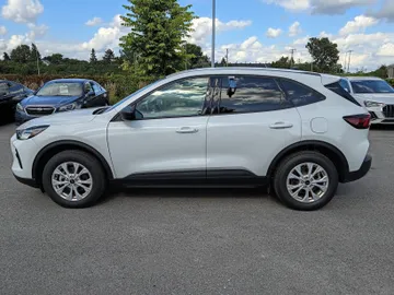 2025 Ford Escape - image 4