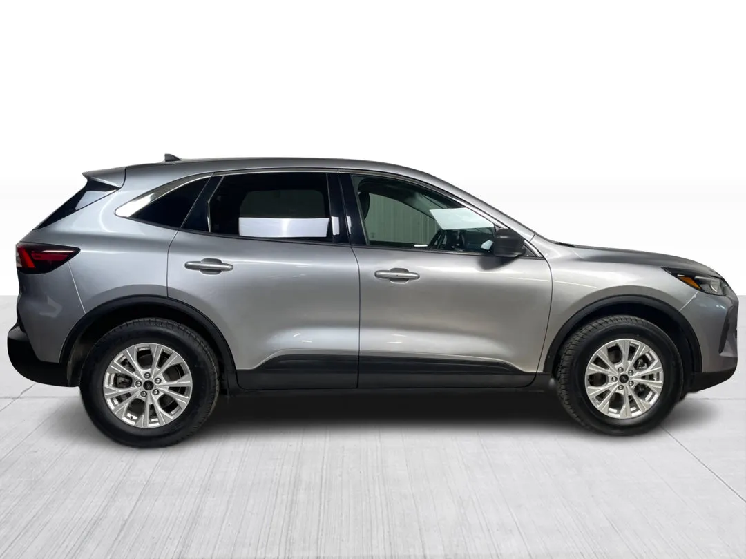 2024 Ford Escape — photo 2