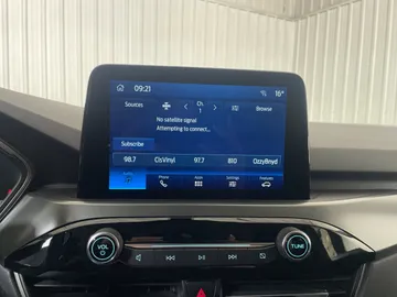 2024 Ford Escape - image 30