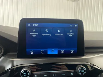 2024 Ford Escape - image 7
