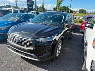 2024 Ford Escape - image 3