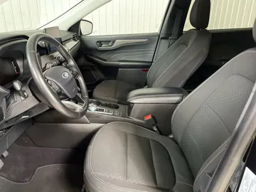 2024 Ford Escape - image 3