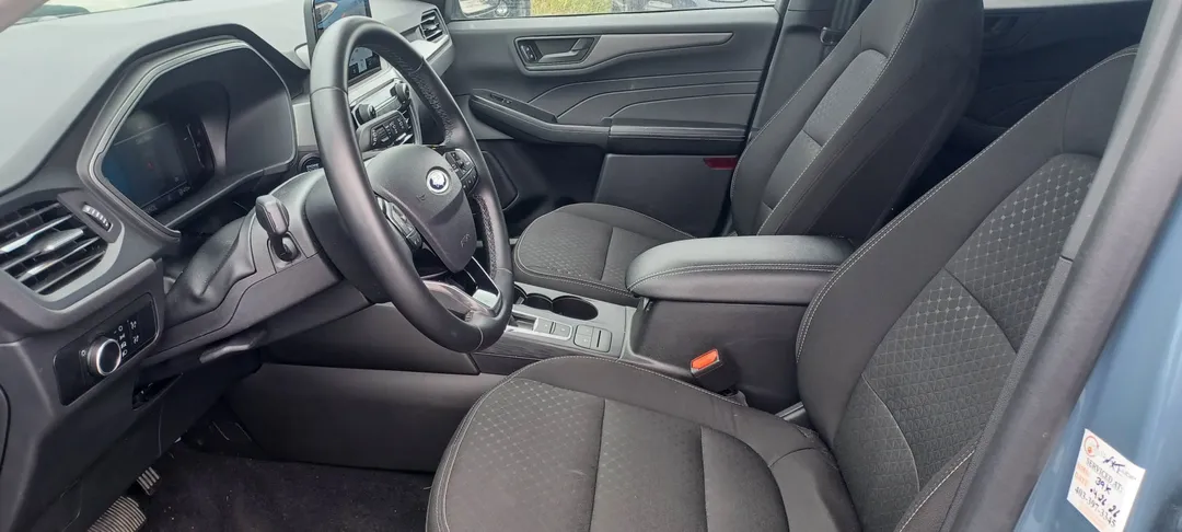 2025 Ford Escape — photo 8