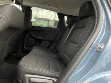 2025 Ford Escape - image 15