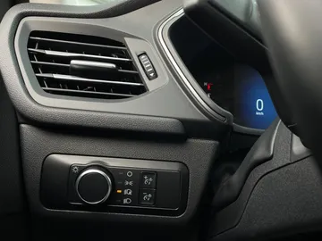2025 Ford Escape - image 25