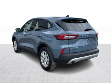 2025 Ford Escape - image 11