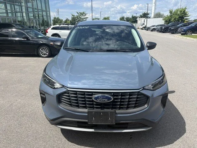 2025 Ford Escape — photo 2