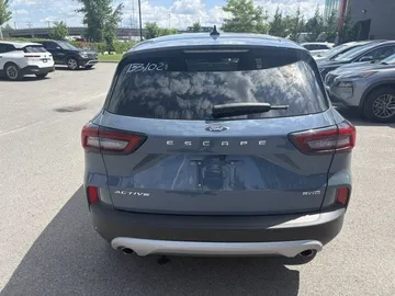 2025 Ford Escape - image 6