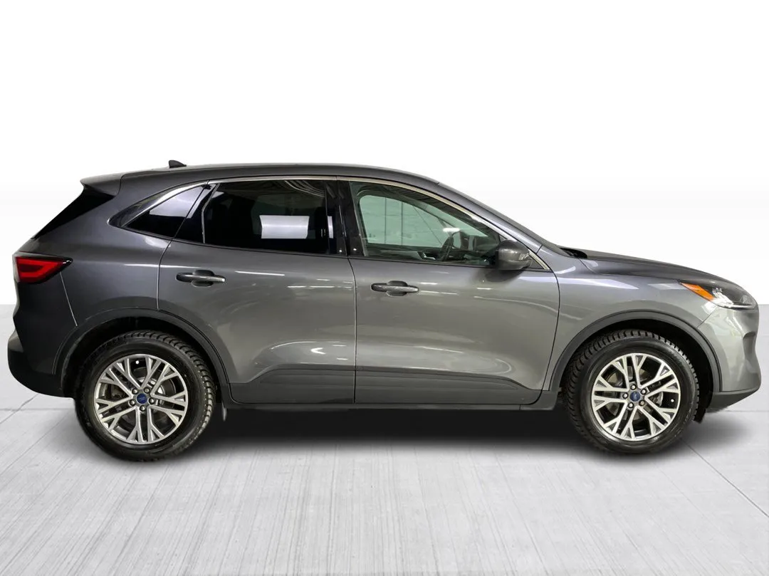 2022 Ford Escape — photo 2