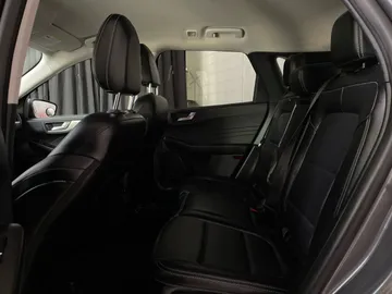 2022 Ford Escape - image 15