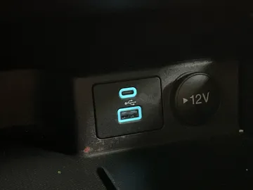 2022 Ford Escape - image 28