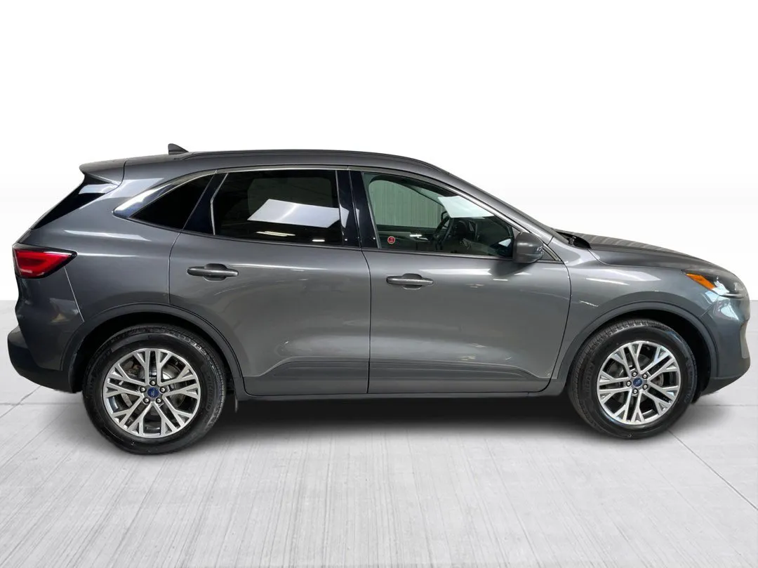 2022 Ford Escape — photo 2