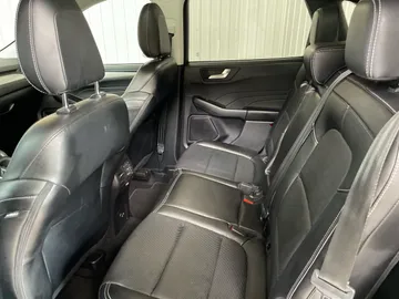2022 Ford Escape - image 16