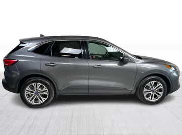 2022 Ford Escape - image 2