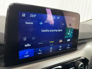 2022 Ford Escape - image 32