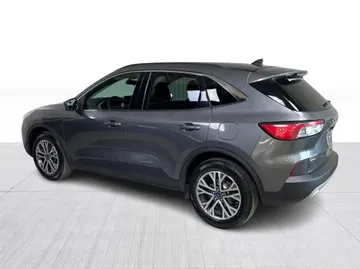 2022 Ford Escape - image 12