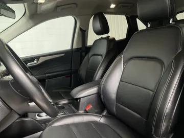 2022 Ford Escape - image 11