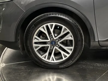 2022 Ford Escape - image 15