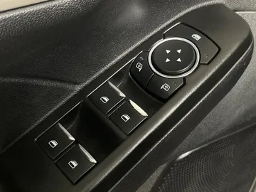 2022 Ford Escape - image 19