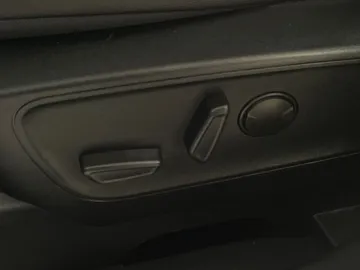 2022 Ford Escape - image 20