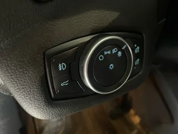 2018 Ford Escape - image 17