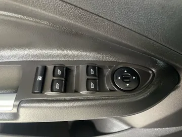2018 Ford Escape - image 23