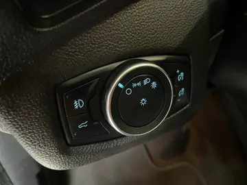 2019 Ford Escape - image 19