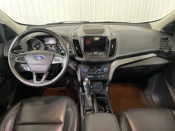 2019 Ford Escape - image 4