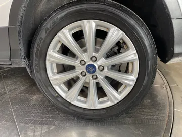 2019 Ford Escape - image 7
