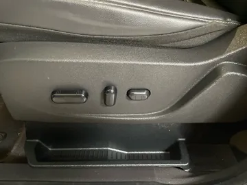 2019 Ford Escape - image 20