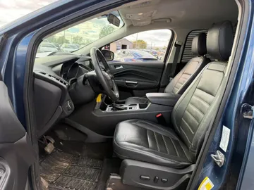2018 Ford Escape - image 8