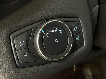 2019 Ford Escape - image 17