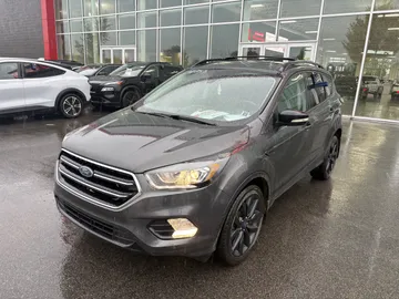2018 Ford Escape - image 3