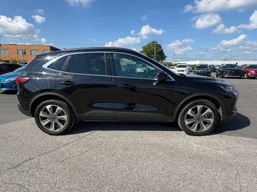 2024 Ford Escape - image 3