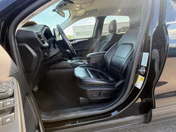 2024 Ford Escape - image 8