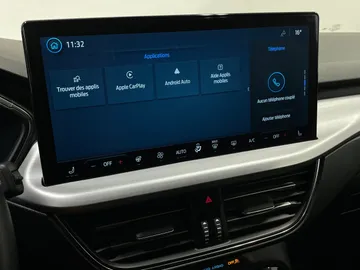 2025 Ford Escape - image 7