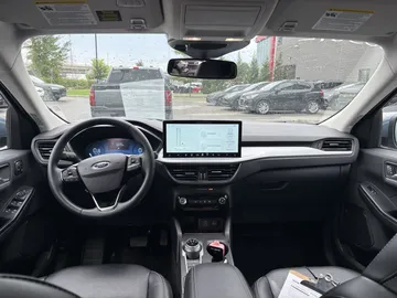 2025 Ford Escape - image 8
